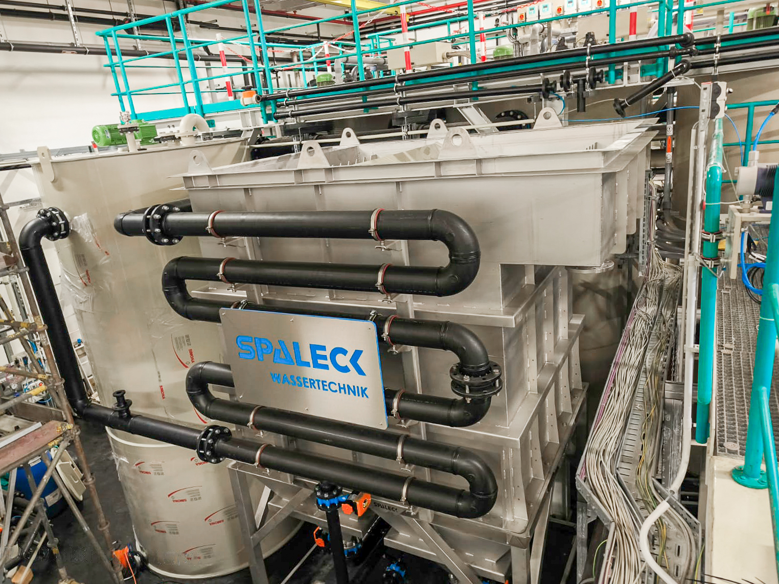 SPALECK Wassertechnik installa una soluzione completa per il trattamento delle acque reflue | Trattamento delle acque nella produzione di chip con SPALECK | Depuratori a lamelle per il trattamento delle acque reflue nella produzione di chip | SPALECK