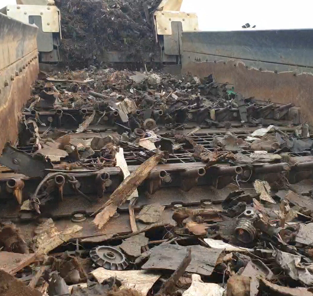 Vagliatura di scarti metallici su una vagliatrice Spaleck