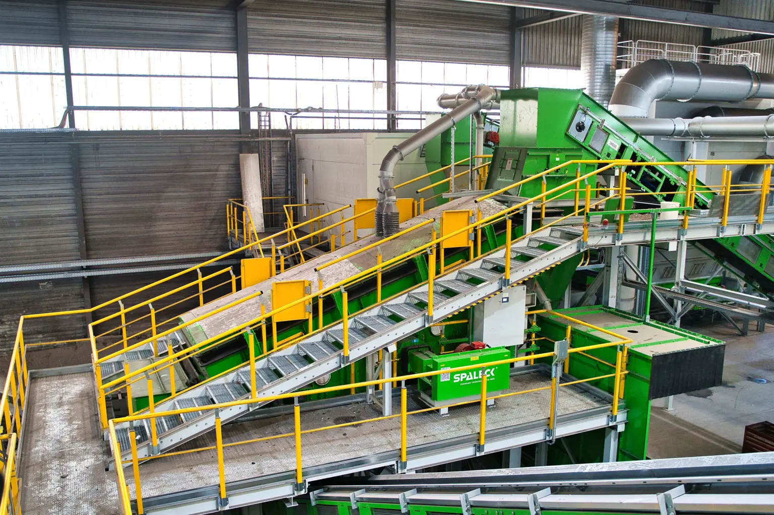 Grande vagliatrice SPALECK 3D COMBI in uno degli impianti di trattamento dei rottami elettrici più moderni d’Europa