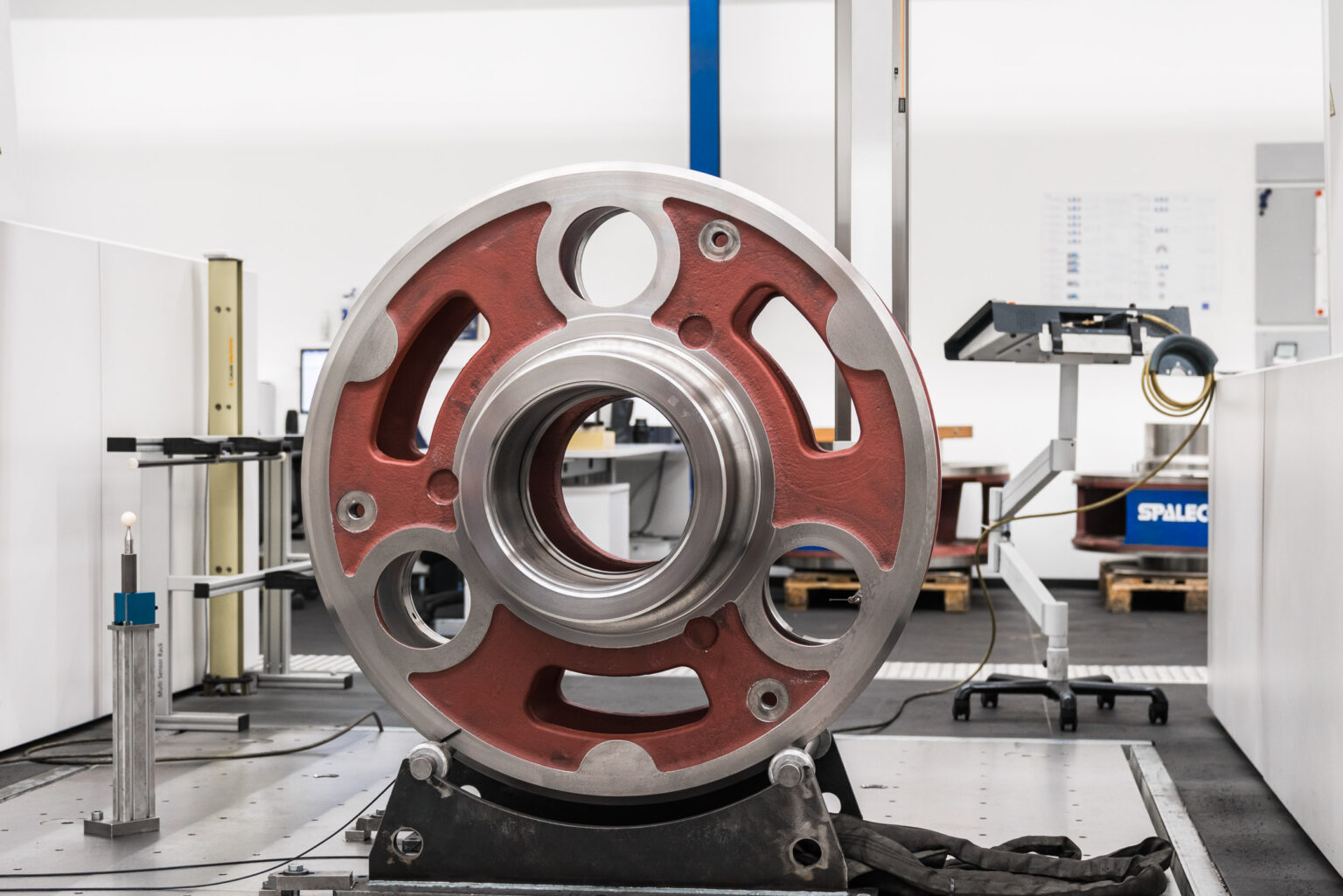 Servizio di misurazione per il rilevamento 3D di componenti CNC nella sala di misurazione SPALECK