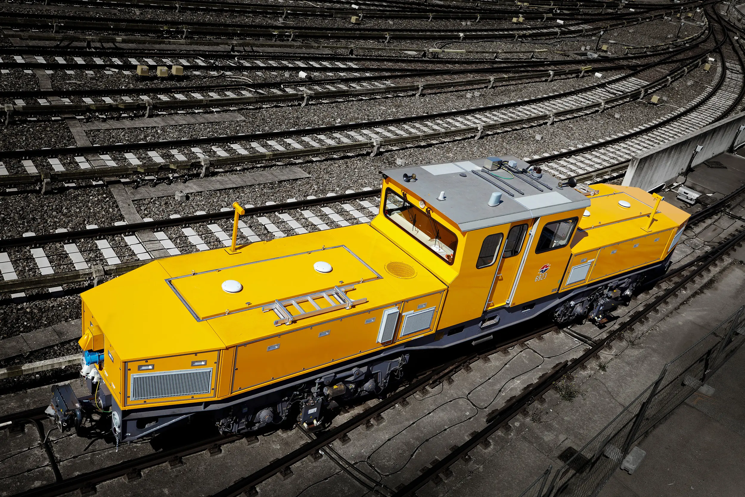 Veicolo ferroviario con componenti saldati forniti dal fornitore SPALECK della linea CL1
