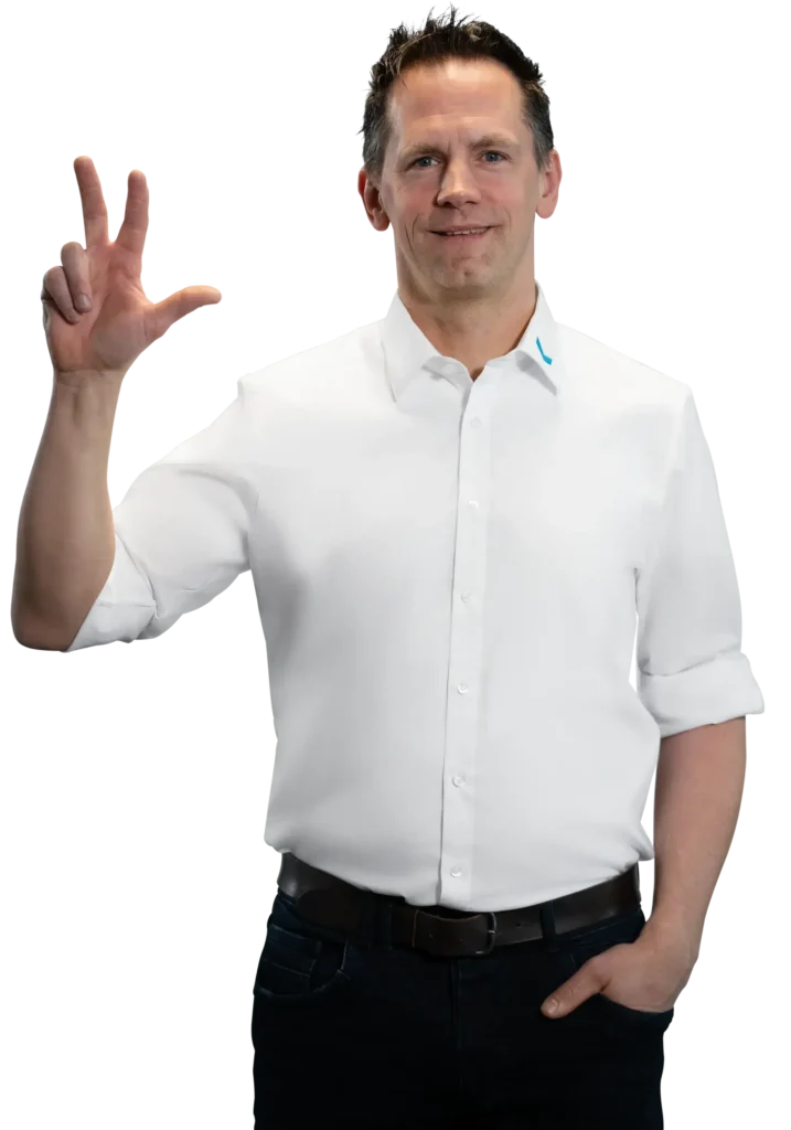 Un uomo in camicia bianca fa un gesto con la mano; trattamento dell’acqua industriale e dell’acqua per uso domestico.