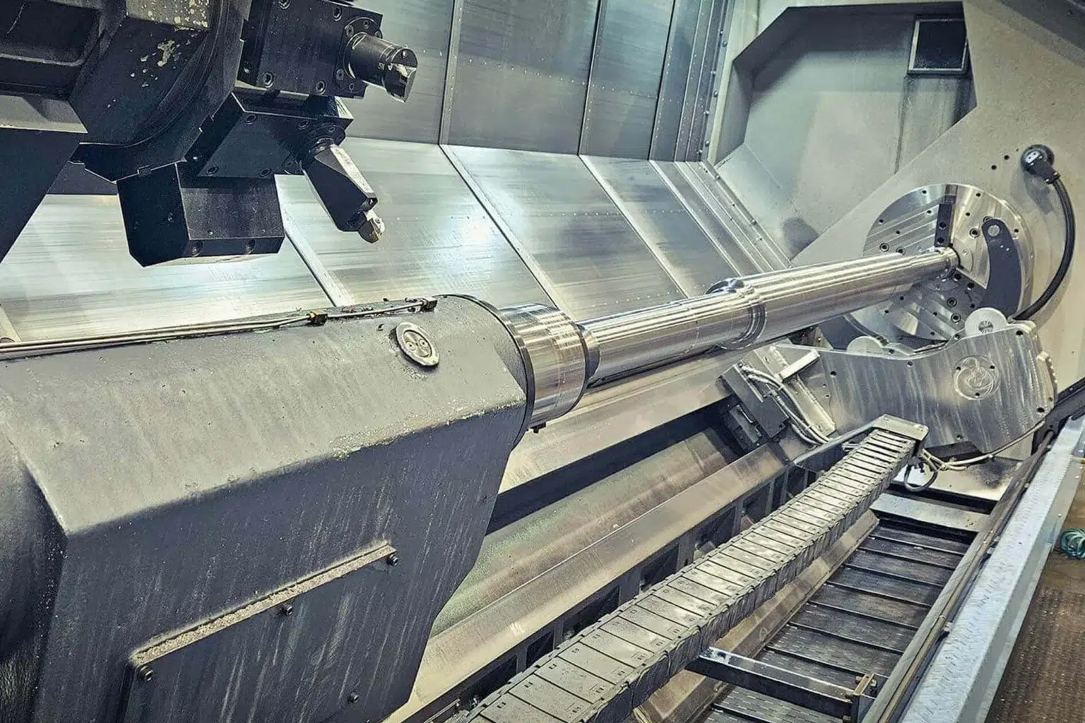 Produzione di un pezzo tornito lungo presso l'azienda di lavorazione conto terzi SPALECK